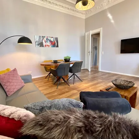 Anna - Vis A Vis Apartment *